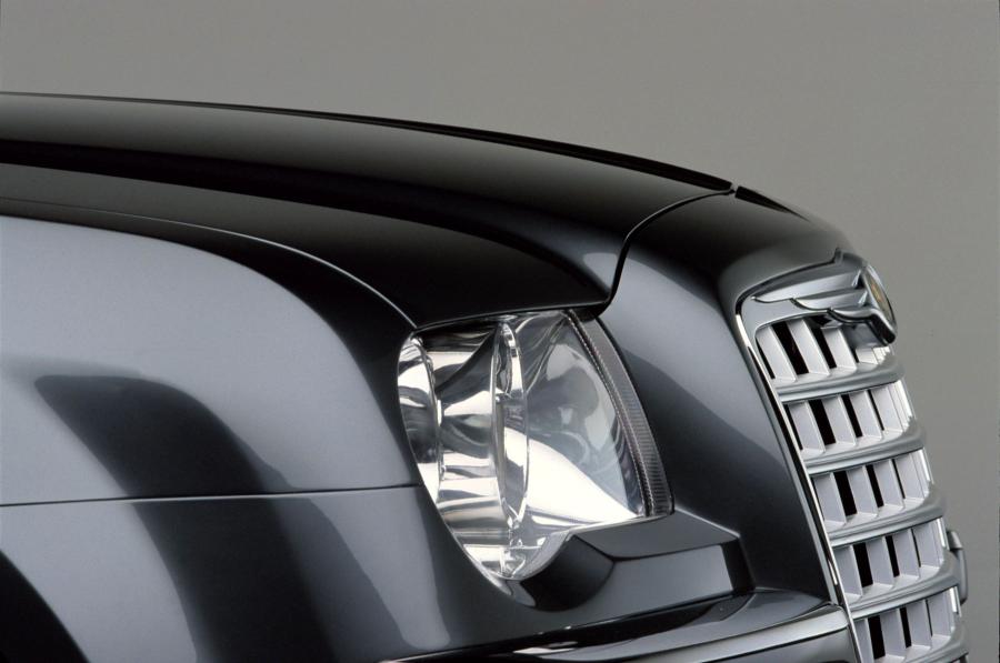  Chrysler 300C Concept 2003 года  (фото 37 из 69)